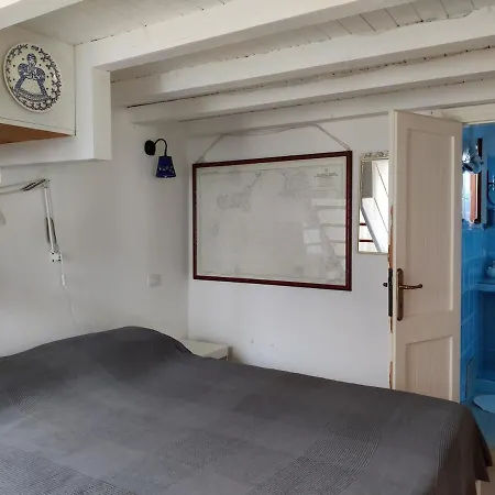 With Pool Su Preppa 's Aus Vila *