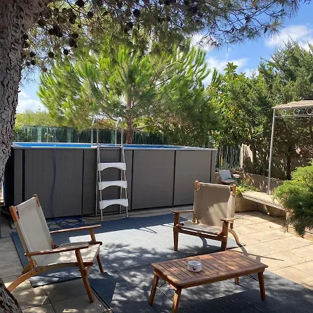 With Pool Su Preppa 's Aus Vila Carloforte (Isola di San Pietro)