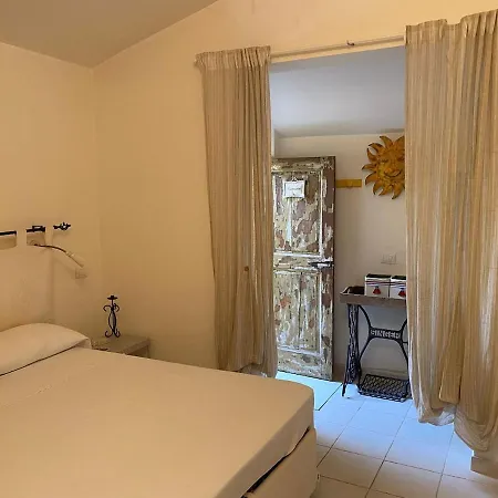 Vila With Pool Su Preppa 's Aus Carloforte (Isola di San Pietro)