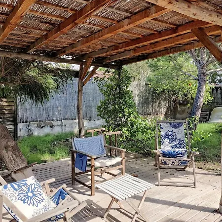 With Pool Su Preppa 's Aus Vila